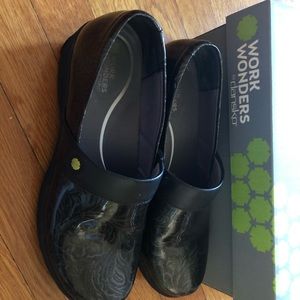 Work wonder Dansko medical professional clogs